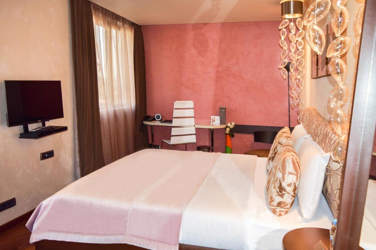 Les Fleurs Boutique Hotel Sofia Luaran gambar